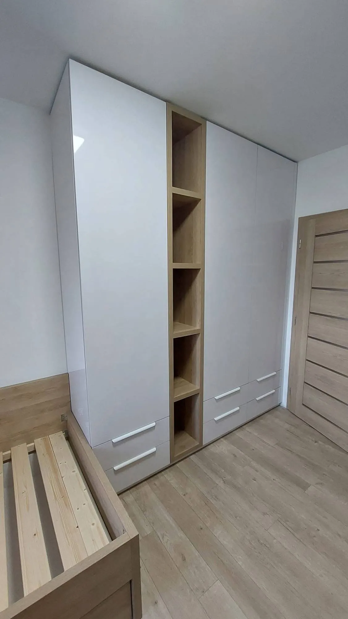 Detská izba s písacím stolom – fotka 4